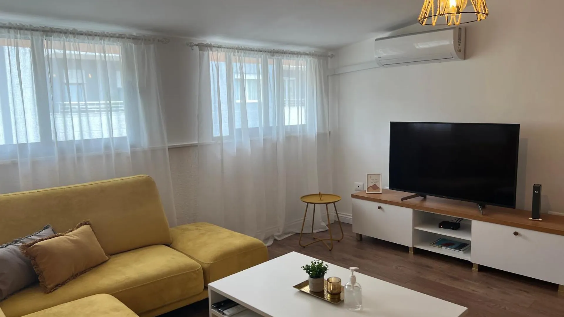 Urban Nest Apartment Vlore